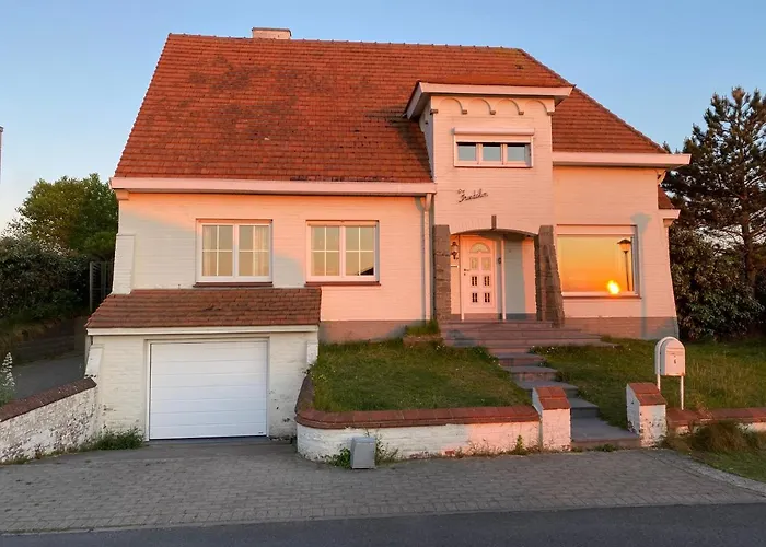 Villa Friedolin Heeft Zicht Op Zee En Duinen, In Duinenreservaat, Hot Tub Met Jacuzzi En Sauna Met Zeezichten Te