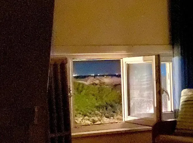 Friedolin Heeft Zicht Op Zee En Duinen, In Duinenreservaat, Hot Tub Met Jacuzzi En Sauna Met Zeezichten Te *