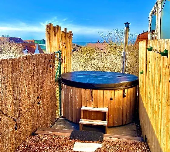 Villa Friedolin Heeft Zicht Op Zee En Duinen, In Duinenreservaat, Hot Tub Met Jacuzzi En Sauna Met Zeezichten Te *